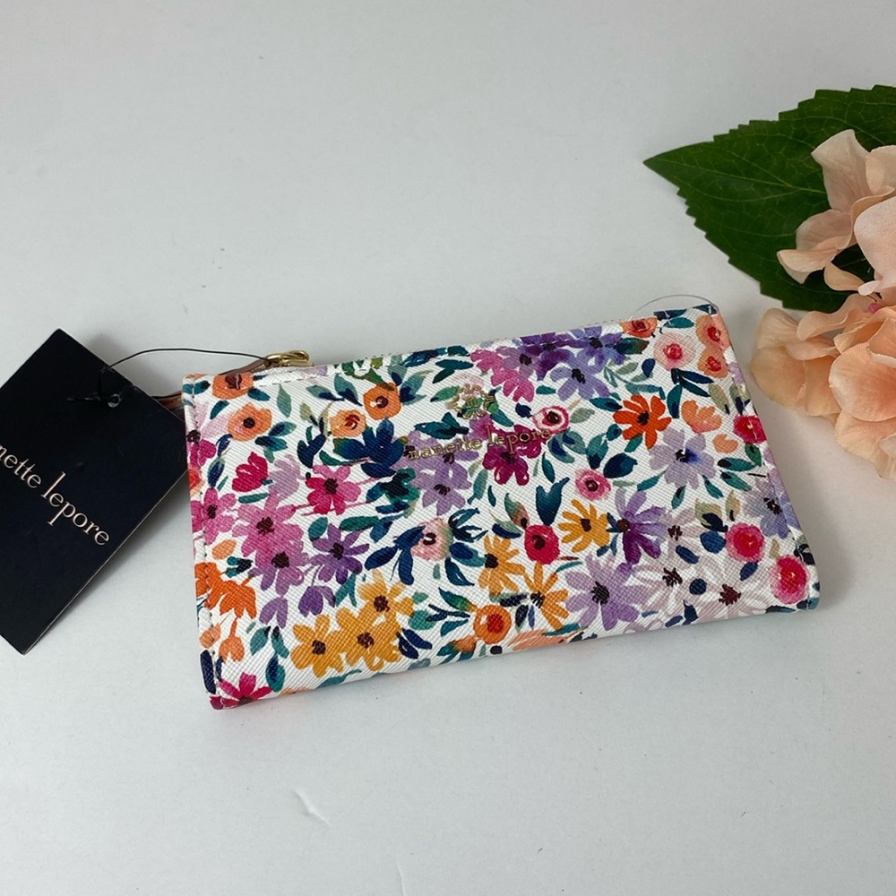 Nanette Lepore NEW floral wallet for cards with zippered pocket, snap closure
